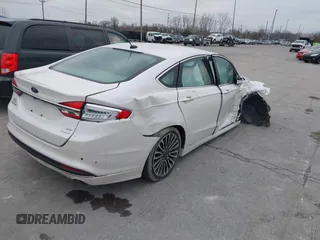 2017 Ford Fusion SE z VIN 3FA6P0HDXHR178108, wystawiony jako IAAI lot #41008773 z przebiegiem 96 598 mil mil oraz . Historia ofert i sprzedaży dostępna na DreamBid. Obrazek 4.