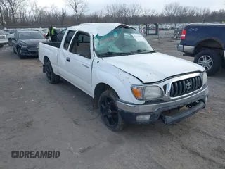 2002 Toyota Tacoma z VIN 5TEVL52N52Z079509, wystawiony jako IAAI lot #41371588 z przebiegiem 220 579 mil mil oraz . Historia ofert i sprzedaży dostępna na DreamBid. Obrazek 1.