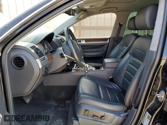 2008 Volkswagen Touareg V6 с VIN WVGBE77L38D008189, выставлен на аукционе Copart как лот 52237085 с пробегом 170 932 миль миль и Чистый • Clean title. История ставок и продаж доступна на DreamBid. Изображение 7.
