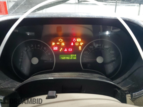 2006 Ford Explorer XLT with VIN 1FMEU73E26ZA16758, listed as a Copart auction lot 48401025 with 165,152 mi miles and Salvage Title. Bid and sale history available at carsss.com. Image 9.