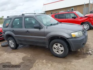 2006 Ford Escape XLS with VIN 1FMYU92ZX6KB10330, listed as a IAAI auction lot 41855529 with 249,548 mi miles. Bid and sale history available at carsss.com. Image 14.