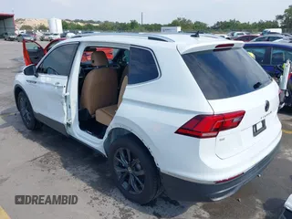 2024 Volkswagen Tiguan SE with VIN 3VVNB7AX2RM140292, listed as a IAAI auction lot 41899150 with 3,171 mi miles and . Bid and sale history available at DreamBid. Image 3.