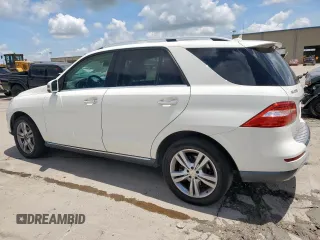 2013 Mercedes-Benz M 350 z VIN 4JGDA5JBXDA245993, wystawiony jako Copart lot #62642715 z przebiegiem 266 960 mil mil oraz Czysty tytuł • Clean title. Historia ofert i sprzedaży dostępna na DreamBid. Obrazek 2.