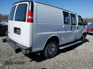 2018 Chevrolet Express Cargo Van with VIN 1GCWGAFG3J1903979, listed as a Copart auction lot 47412555 with 90,700 mi miles and Salvage Title. Bid and sale history available at carsss.com. Image 3.