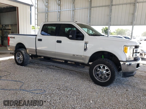 2017 Ford F-250 Lariat with VIN 1FT7W2BT5HEE85024, listed as a Copart auction lot 61838745 with 137,391 mi miles and Salvage title. Bid and sale history available at DreamBid. Image 4.