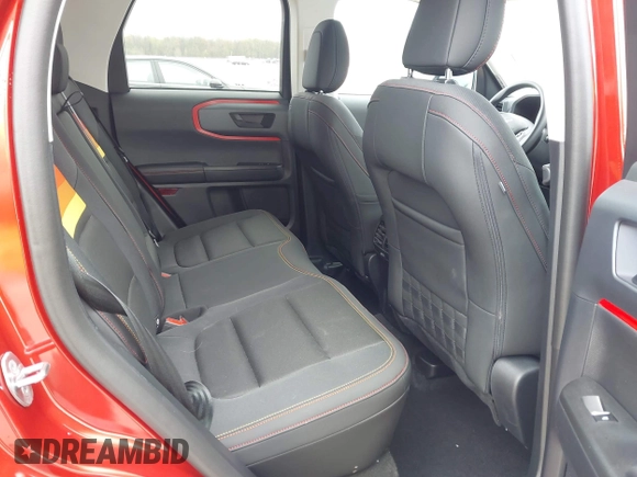 2024 Ford Bronco z VIN 3FMCR9K69RRF45079, wystawiony jako IAAI lot #42009210 z przebiegiem 3 267 mil mil oraz . Historia ofert i sprzedaży dostępna na DreamBid. Obrazek 8.
