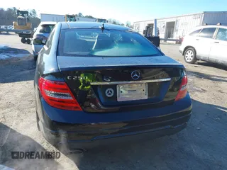 2015 Mercedes-Benz C-Class C 250 with VIN WDDGJ4HB2FG386158, listed as a IAAI auction lot 41373544 with 94,309 mi miles. Bid and sale history available at carsss.com. Image 17.