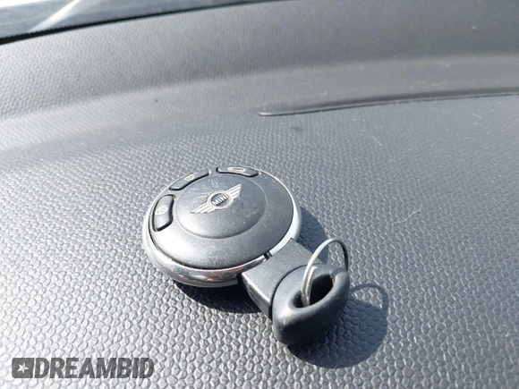 2012 MINI Countryman S с VIN WMWZC5C5XCWM11911, выставлен на аукционе IAAI как лот 42252488 с пробегом 154 010 миль миль и . История ставок и продаж доступна на DreamBid. Изображение 11.