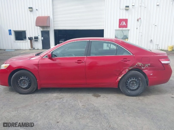 2011 Toyota Camry LE with VIN 4T1BF3EK4BU631814, listed as a IAAI auction lot 41813517 with 253,624 mi miles. Bid and sale history available at carsss.com. Image 14.