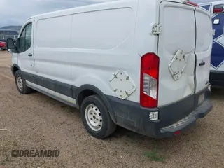 2015 Ford Transit Cargo z VIN 1FTNE1YM7FKB14241, wystawiony jako IAAI lot #42126200 z przebiegiem 314 744 mil mil oraz . Historia ofert i sprzedaży dostępna na DreamBid. Obrazek 3.
