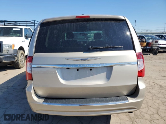 2015 Chrysler Town & Country Touring with VIN 2C4RC1BG8FR727044, listed as a Copart auction lot 47620265 with Not Provided miles and Salvage Title. Bid and sale history available at DreamBid. Image 6.