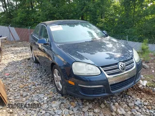 2008 Volkswagen Jetta SE с VIN 3VWRZ71K48M067079, выставлен на аукционе IAAI как лот 42318489 с пробегом 198 379 миль миль и . История ставок и продаж доступна на DreamBid. Изображение 1.