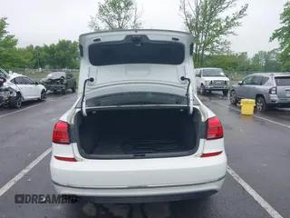 2016 Volkswagen Passat SE z VIN 1VWBS7A31GC018050, wystawiony jako IAAI lot #42226752 z przebiegiem 123 610 mil mil oraz . Historia ofert i sprzedaży dostępna na DreamBid. Obrazek 16.