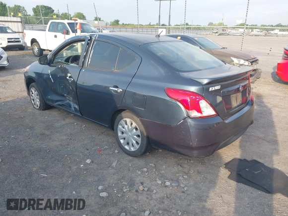 2017 Nissan Versa SV z VIN 3N1CN7AP4HL843395, wystawiony jako IAAI lot #42125911 z przebiegiem 157 897 mil mil oraz . Historia ofert i sprzedaży dostępna na DreamBid. Obrazek 3.