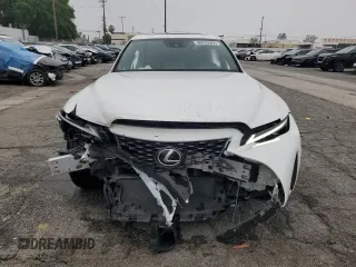 2024 Lexus IS 300 z VIN JTHDA1D24R5129048, wystawiony jako Copart lot #57604335 z przebiegiem 6339 mil mil oraz Tytuł czysty. Historia ofert i sprzedaży dostępna na DreamBid. Obrazek 5.
