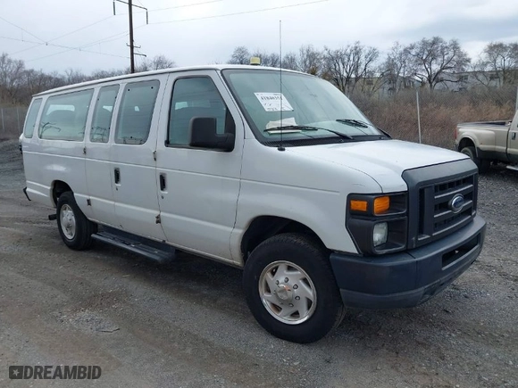 2008 Ford Econoline Wagon XL with VIN 1FDSS31L78DA60161, listed as a IAAI auction lot 41840351 with 151,312 mi miles. Bid and sale history available at carsss.com. Image 1.