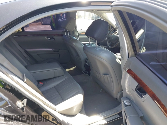 2007 Mercedes-Benz S 550 with VIN WDDNG71X07A040238, listed as a IAAI auction lot 42213229 with 297,635 mi miles and . Bid and sale history available at carsss.com. Image 8.