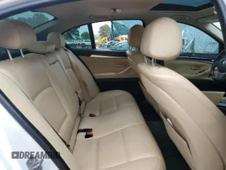 2016 BMW 5 Series 528i z VIN WBA5A5C50GG353800, wystawiony jako Copart lot #50922515 z przebiegiem 151 478 mil mil oraz Szkoda całkowita • Salvage title. Historia ofert i sprzedaży dostępna na DreamBid. Obrazek 10.