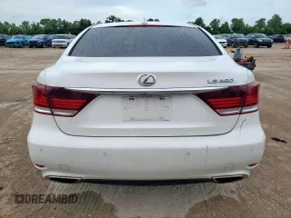 2013 Lexus LS 460 z VIN JTHBL5EF9D5119621, wystawiony jako Copart lot #62398715 z przebiegiem 171 472 mil mil oraz Szkoda całkowita • Salvage title. Historia ofert i sprzedaży dostępna na DreamBid. Obrazek 6.