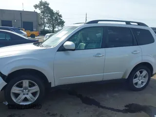 2010 Subaru Forester 2.5X Premium with VIN JF2SH6CC6AG720584, listed as a IAAI auction lot 41666604 with 110,252 mi miles. Bid and sale history available at carsss.com. Image 14.