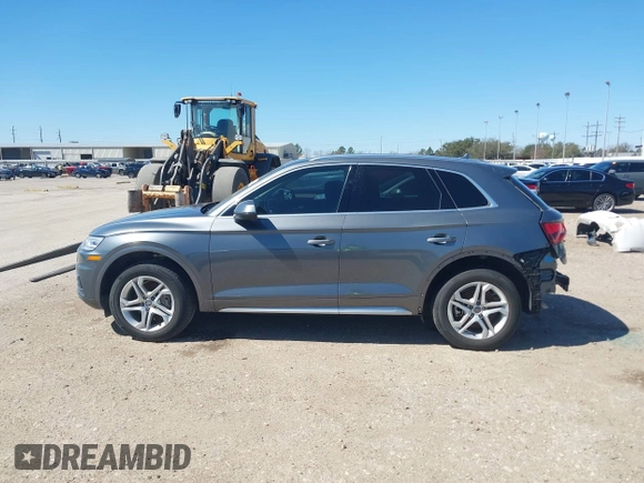 2019 Audi Q5 Premium with VIN WA1ANAFY1K2065059, listed as a IAAI auction lot 40566830 with 61,534 mi miles. Bid and sale history available at carsss.com. Image 15.