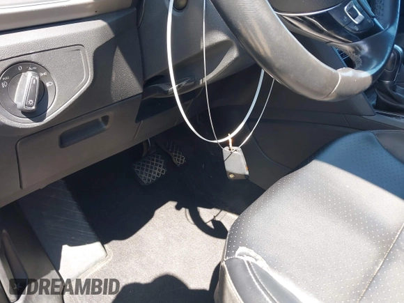 2018 Volkswagen Atlas SE with VIN 1V2CR2CA2JC576397, listed as a IAAI auction lot 41959708 with 168,619 mi miles and . Bid and sale history available at DreamBid. Image 11.
