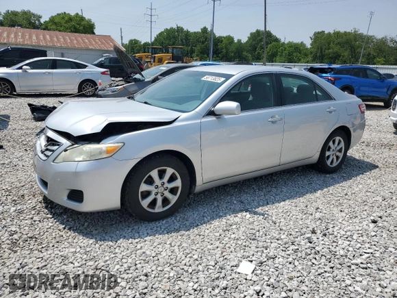 2011 Toyota Camry LE z VIN 4T4BF3EK0BR092145, wystawiony jako Copart lot #58713825 z przebiegiem 133 324 mil mil oraz Szkoda całkowita • Salvage title. Historia ofert i sprzedaży dostępna na DreamBid. Obrazek 1.