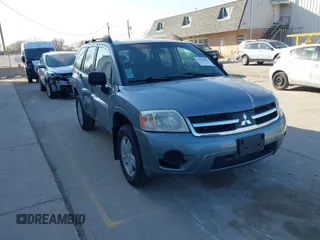 2008 Mitsubishi Endeavor LS with VIN 4A4MN21S98E043502, listed as a IAAI auction lot 41783447 with 114,394 mi miles. Bid and sale history available at carsss.com. Image 1.