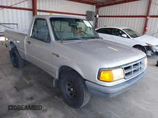 1994 Ford Ranger Splash z VIN 1FTCR10A6RTB15571, wystawiony jako IAAI lot #42462583 z przebiegiem 241 855 mil mil oraz . Historia ofert i sprzedaży dostępna na DreamBid. Obrazek 1.