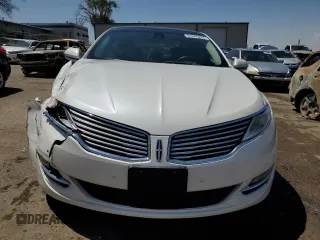 2014 Lincoln MKZ with VIN 3LN6L2J94ER813676, listed as a Copart auction lot 61646284 with 111,388 mi miles and Salvage Title. Bid and sale history available at carsss.com. Image 5.