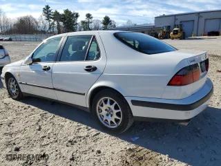 2000 Saab 9-5 with VIN YS3ED48E9Y3054448, listed as a Copart auction lot 80613474 with 146,821 mi miles and Clean Title. Bid and sale history available at carsss.com. Image 2.
