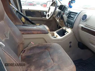 2006 Ford Expedition Eddie Bauer with VIN 1FMFU17506LA34674, listed as a IAAI auction lot 41502098 with 242,828 mi miles. Bid and sale history available at carsss.com. Image 5.