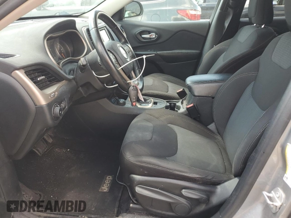 2016 Jeep Cherokee Altitude с VIN 1C4PJMCB7GW210196, выставлен на аукционе Copart как лот 61936175 с пробегом 108 836 миль миль и Списание • Salvage title. История ставок и продаж доступна на DreamBid. Изображение 7.