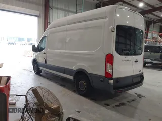 2017 Ford Transit z VIN 1FTYR2XM2HKA66479, wystawiony jako IAAI lot #41371992 z przebiegiem 122 534 mil mil oraz . Historia ofert i sprzedaży dostępna na DreamBid. Obrazek 3.