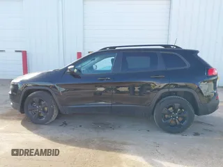 2017 Jeep Cherokee Sport with VIN 1C4PJMAB4HW664474, listed as a IAAI auction lot 41811736 with 102,301 mi miles. Bid and sale history available at carsss.com. Image 14.