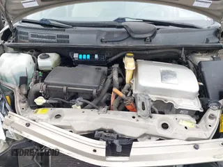 2004 Toyota Prius with VIN JTDKB20U240052320, listed as a IAAI auction lot 42023219 with 177,884 mi miles. Bid and sale history available at carsss.com. Image 10.