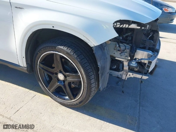 2015 Mercedes-Benz GLA-Class GLA 250 with VIN WDCTG4GB0FJ037604, listed as a IAAI auction lot 41035114 with NaN miles. Bid and sale history available at carsss.com. Image 18.
