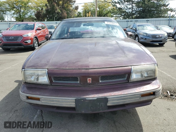 1992 Oldsmobile 88 z VIN 1G3HN53L6N1805364, wystawiony jako Copart lot #71710934 z przebiegiem 47 032 mil mil oraz Szkoda całkowita • Salvage title. Historia ofert i sprzedaży dostępna na DreamBid. Obrazek 5.