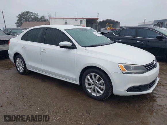 2014 Volkswagen Jetta Sedan SE w/Connectivity with VIN 3VWD07AJ7EM330558, listed as a IAAI auction lot 41353302 with 128,382 mi miles. Bid and sale history available at carsss.com. Image 1.