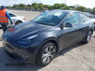 2024 Tesla Model Y Long Range z VIN 7SAYGDEE0RA263842, wystawiony jako IAAI lot #42106339 z przebiegiem 48 447 mil mil oraz . Historia ofert i sprzedaży dostępna na DreamBid. Obrazek 17.