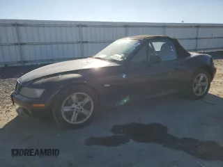 2002 BMW Z3 2.5i with VIN 4USCN33452LM05698, listed as a Copart auction lot 75881734 with 192,998 mi miles and Salvage Title. Bid and sale history available at carsss.com. Image 1.