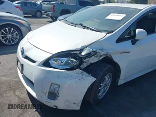 2010 Toyota Prius II with VIN JTDKN3DUXA0131219, listed as a IAAI auction lot 41635015 with Not Provided miles. Bid and sale history available at carsss.com. Image 6.