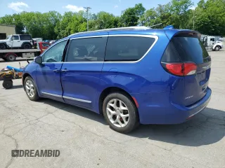 2020 Chrysler Pacifica Limited with VIN 2C4RC1GG0LR284747, listed as a Copart auction lot 59002405 with 68,873 mi miles and Salvage title. Bid and sale history available at DreamBid. Image 2.