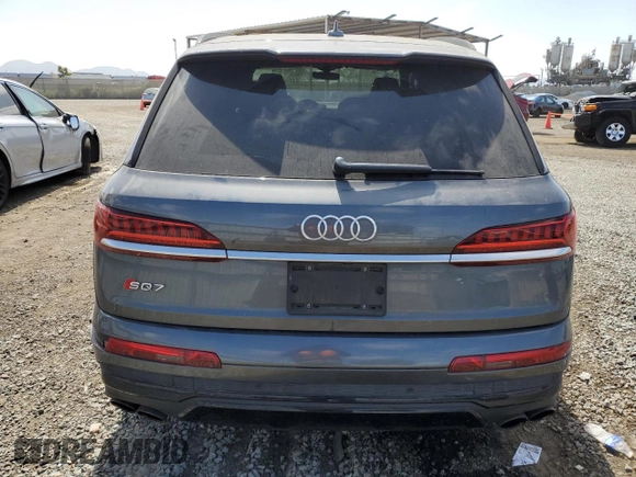 2020 Audi SQ7 z VIN WA1VWAF75LD012621, wystawiony jako Copart lot #52307834 z przebiegiem 43 473 mil mil oraz . Historia ofert i sprzedaży dostępna na DreamBid. Obrazek 6.