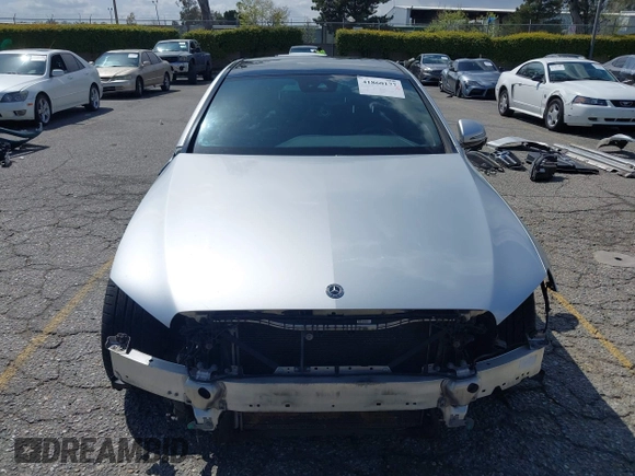 2018 Mercedes-Benz E-Class E 300 with VIN WDDZF4JB5JA455098, listed as a IAAI auction lot 41860177 with 84,612 mi miles. Bid and sale history available at carsss.com. Image 13.