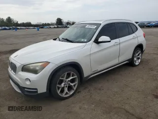 2014 BMW X1 sDrive28i with VIN WBAVM1C51EVW48557, listed as a Copart auction lot 50236455 with 77,166 mi miles and Salvage Title. Bid and sale history available at carsss.com. Image 1.