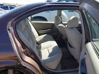 2003 Nissan Maxima SE z VIN JN1DA31D33T512777, wystawiony jako IAAI lot #42005942 z przebiegiem 205 745 mil mil oraz . Historia ofert i sprzedaży dostępna na DreamBid. Obrazek 8.