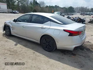 2020 Nissan Altima 2.5 S with VIN 1N4BL4BVXLC208122, listed as a IAAI auction lot 41652097 with 121,291 mi miles. Bid and sale history available at carsss.com. Image 3.