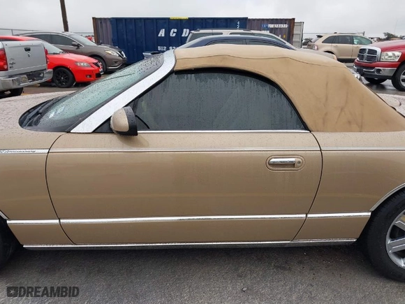 2005 Ford Thunderbird Deluxe with VIN 1FAHP60AX5Y109204, listed as a IAAI auction lot 41507705 with 46,066 mi miles. Bid and sale history available at carsss.com. Image 14.