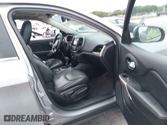 2017 Jeep Cherokee Limited with VIN 1C4PJMDS4HW613200, listed as a IAAI auction lot 41638978 with 81,356 mi miles. Bid and sale history available at carsss.com. Image 5.